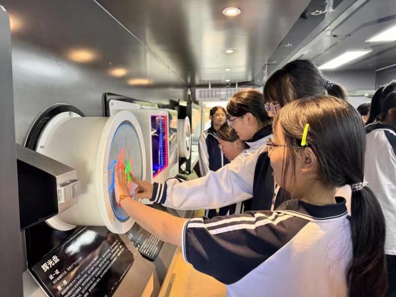 流动科普教育主题活动 流动科普教育主题活动
